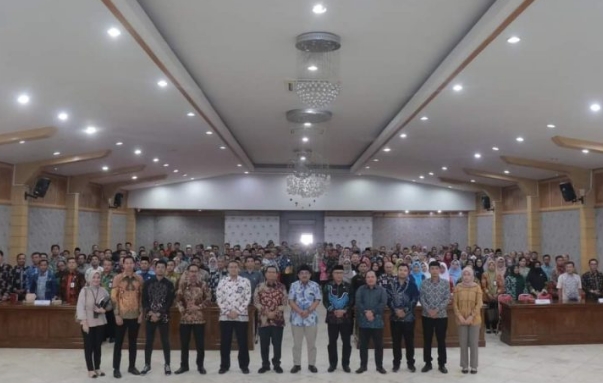 Bupati Tanjab Barat Hadiri kegiatan Pengarahan Umum Kepala Perwakilan BPK RI Provinsi Jambi kepada Pengelola Keuangan Dalam Rangka Pemeriksaan LKPD Ta