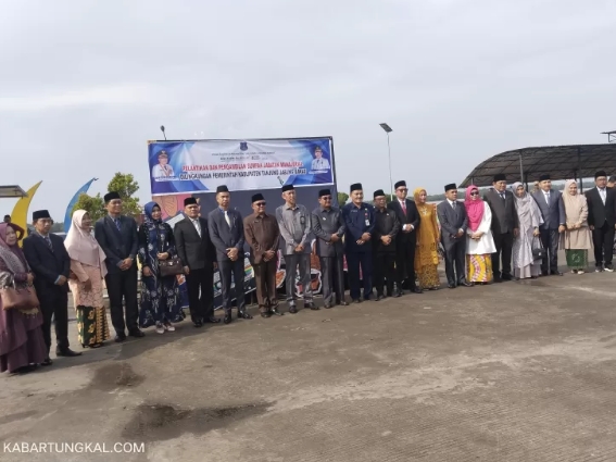 Bupati Tanjab Barat Kembali Melantik 9 Pejabat Eselon II Di Lingkup Pemkab Tanjab Barat